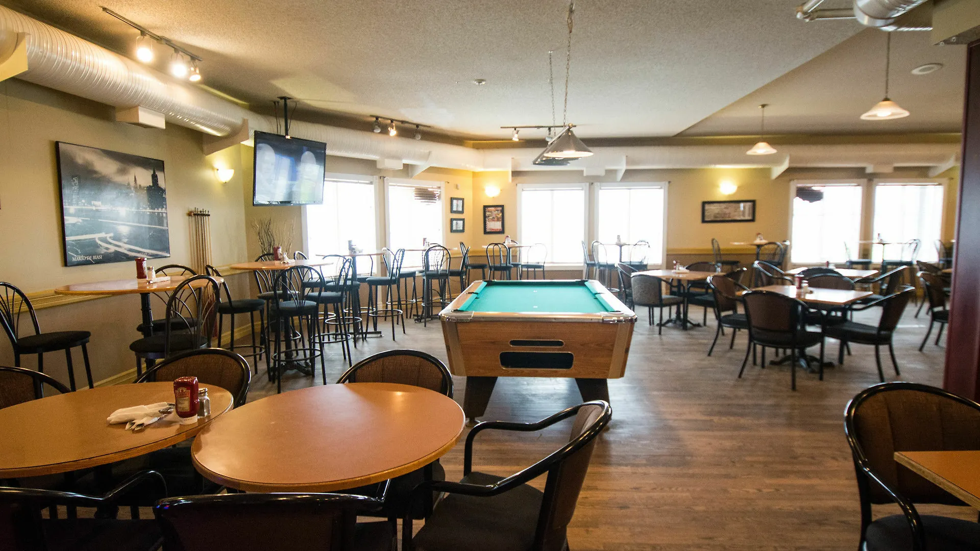 *** Hotel Nova Inn Acheson Edmonton Canada